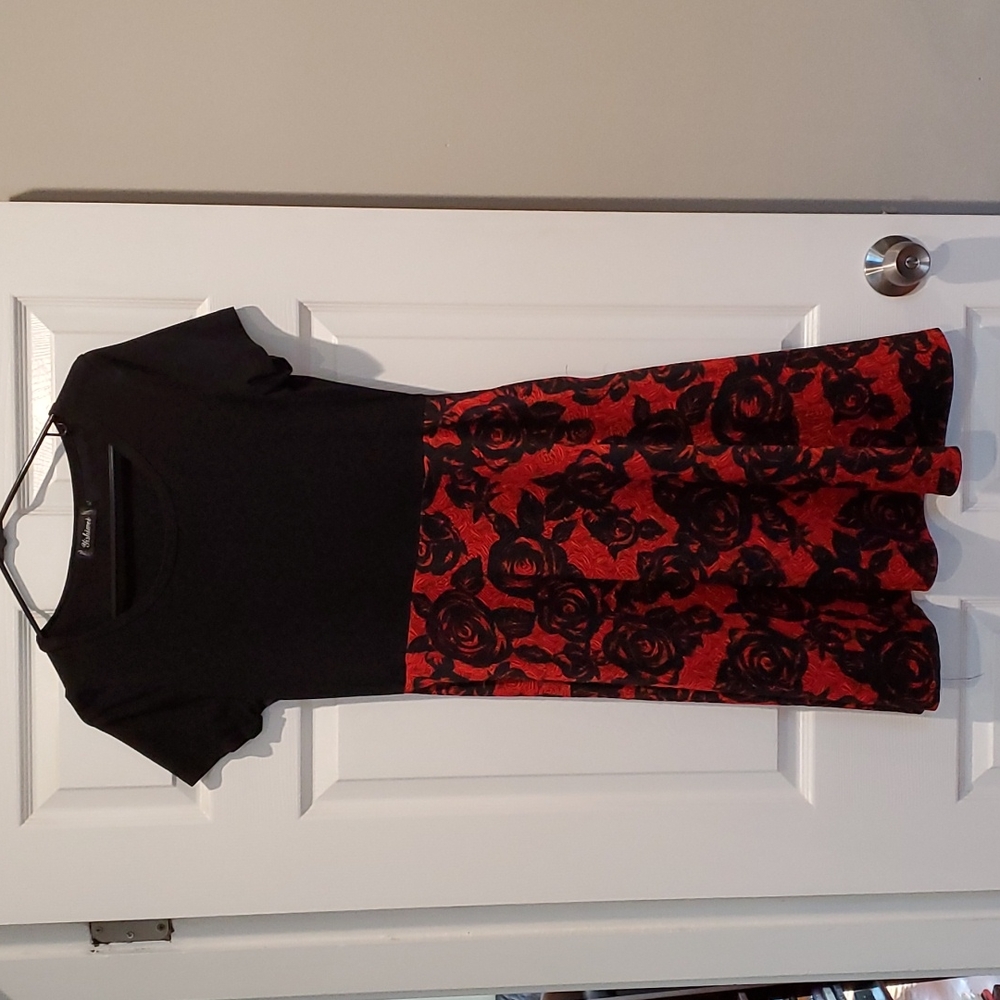 Black and red holiday dress